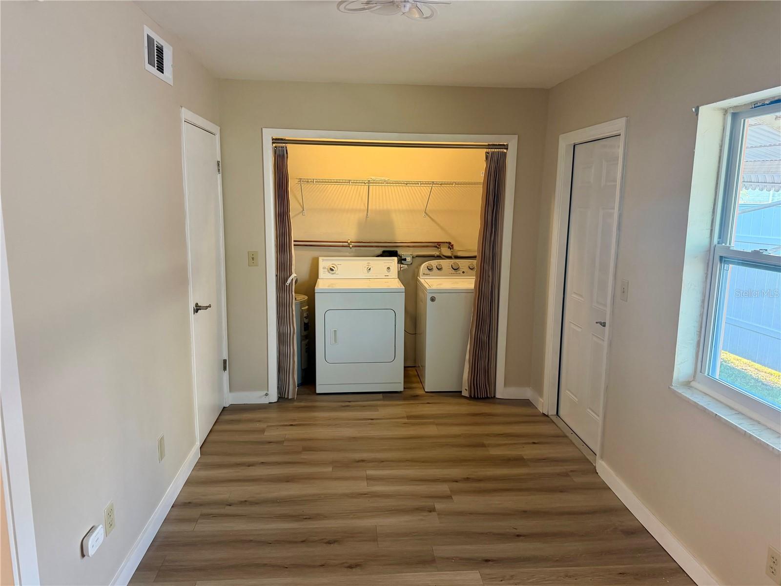 889 SKY LOCH DR S — photo 22