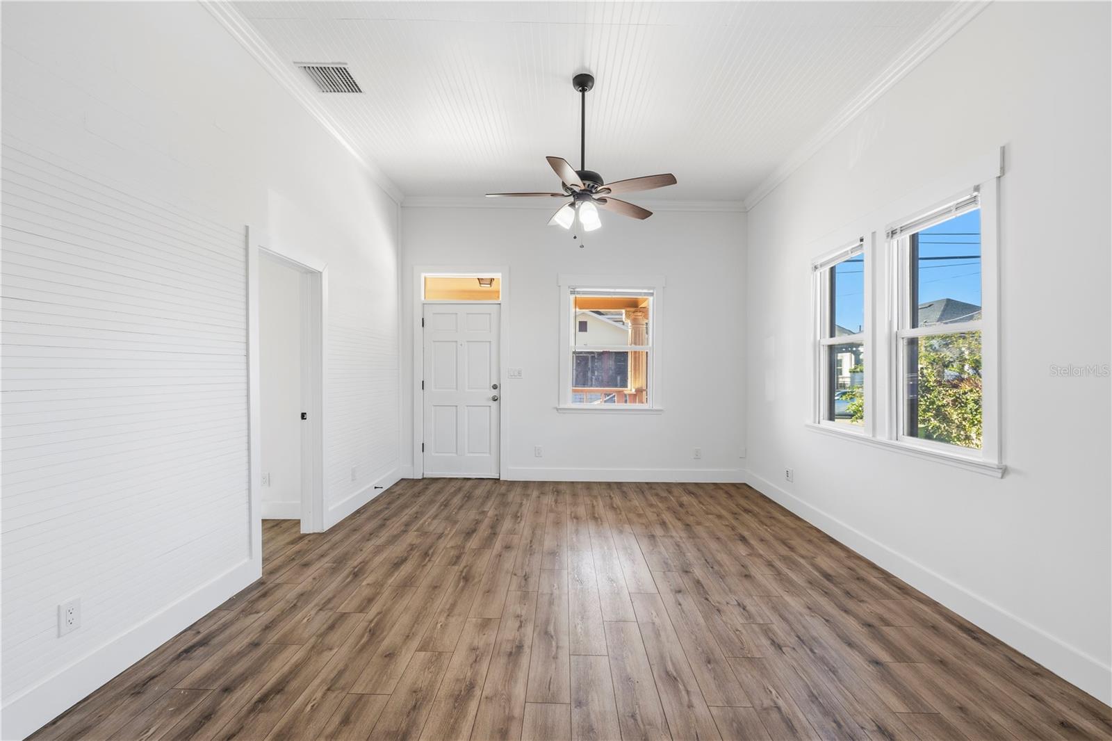 2308 E 4TH AVE — photo 13