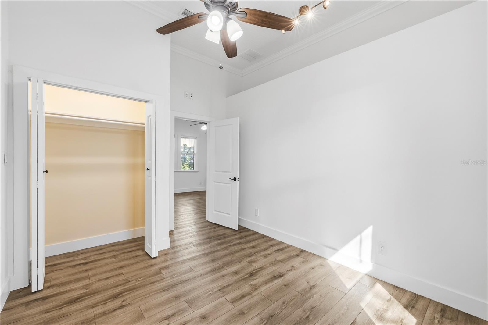 2308 E 4TH AVE — photo 26