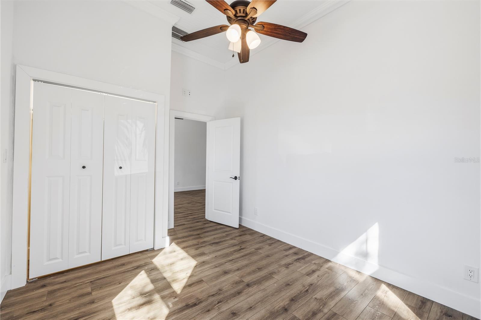 2308 E 4TH AVE — photo 30