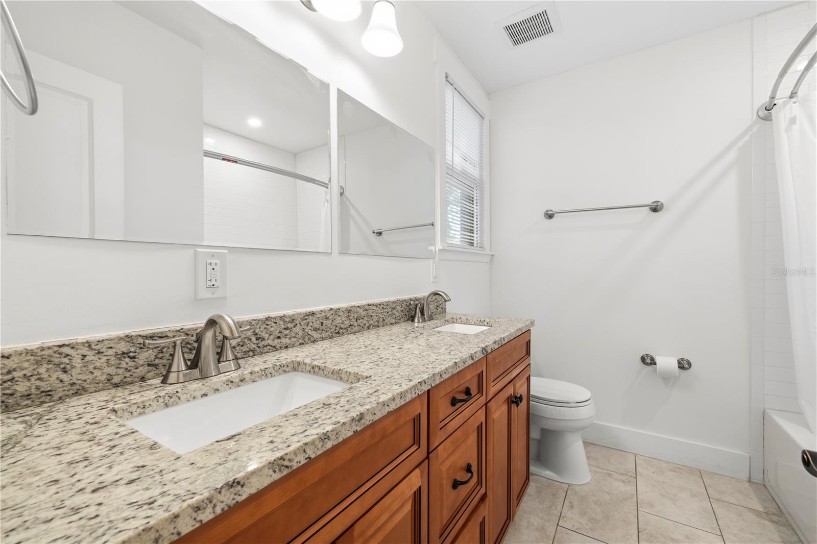 2308 E 4TH AVE — photo 35