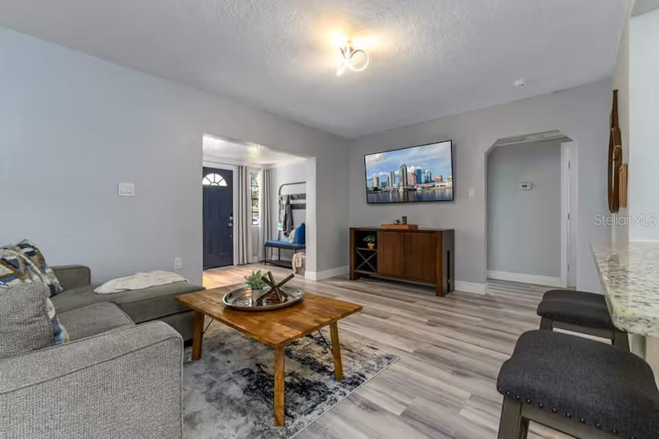 5212 S PURITAN AVE — photo 4