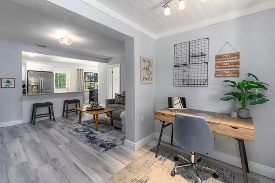5212 S PURITAN AVE — photo 2