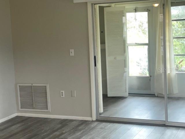 2242 BANCROFT CIR N #F — photo 17