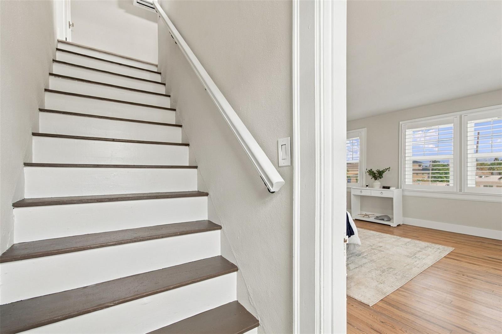 5426 VENETIAN BLVD NE — photo 57