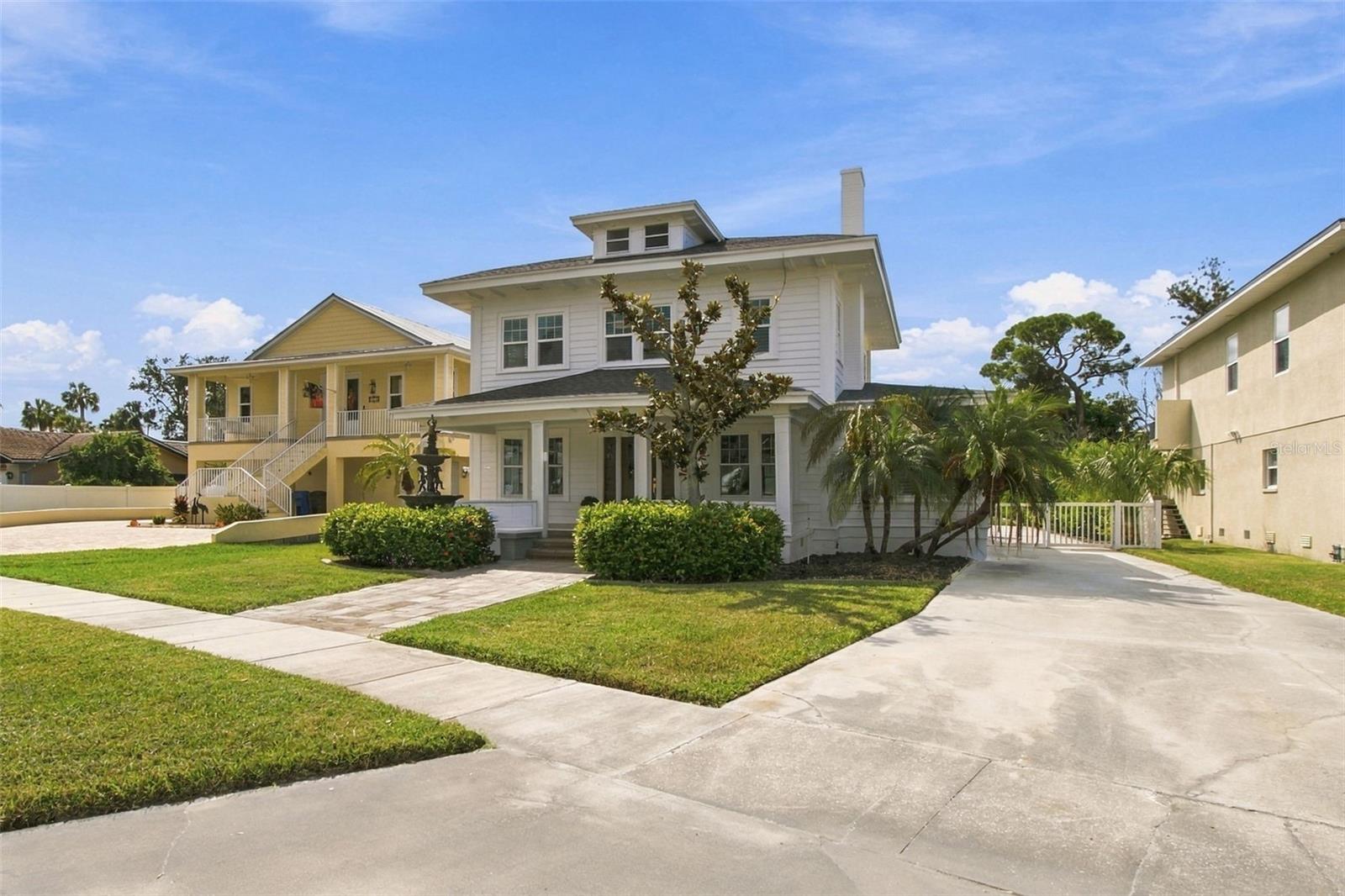 5426 VENETIAN BLVD NE — photo 4