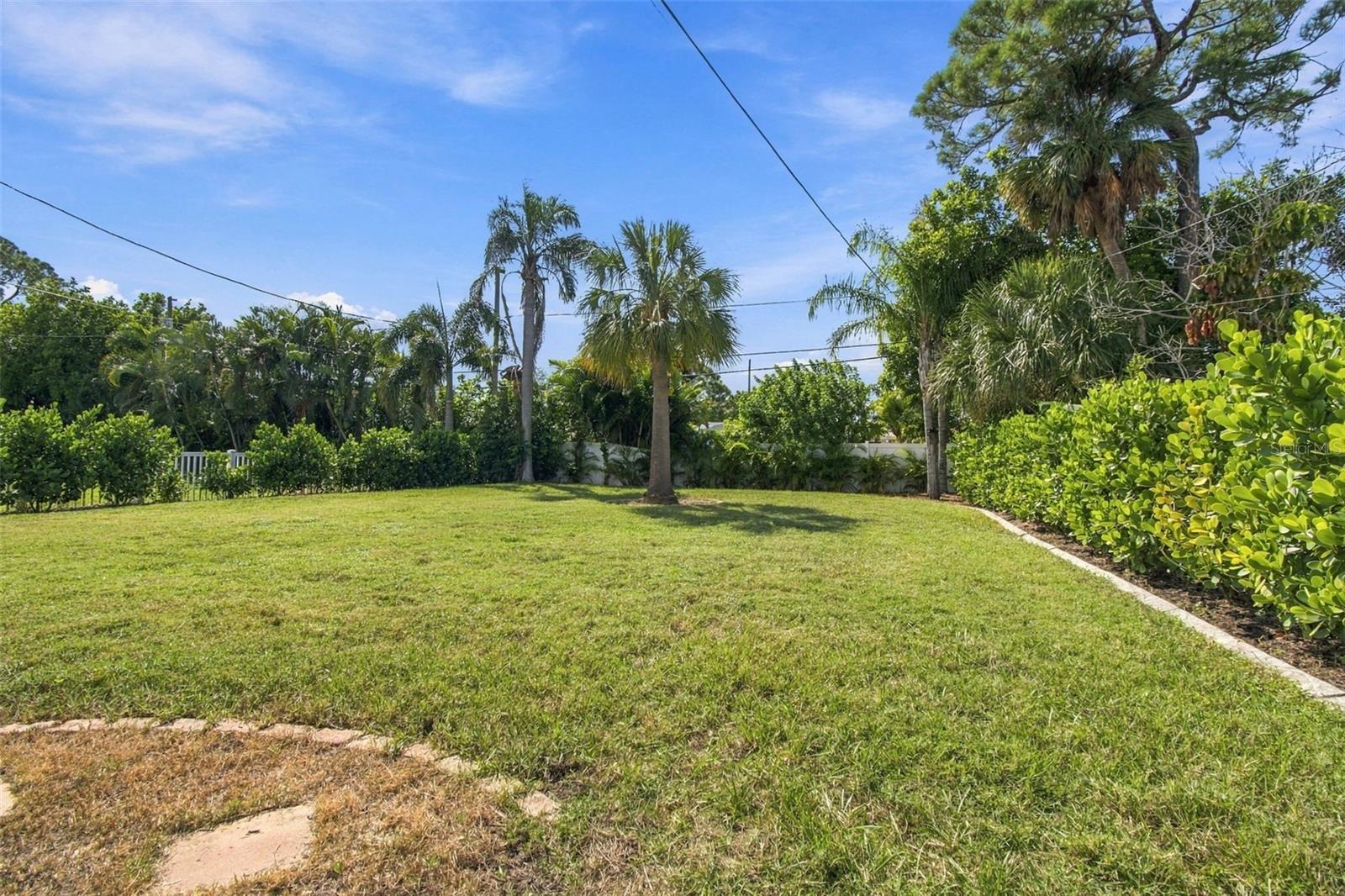 5426 VENETIAN BLVD NE — photo 83