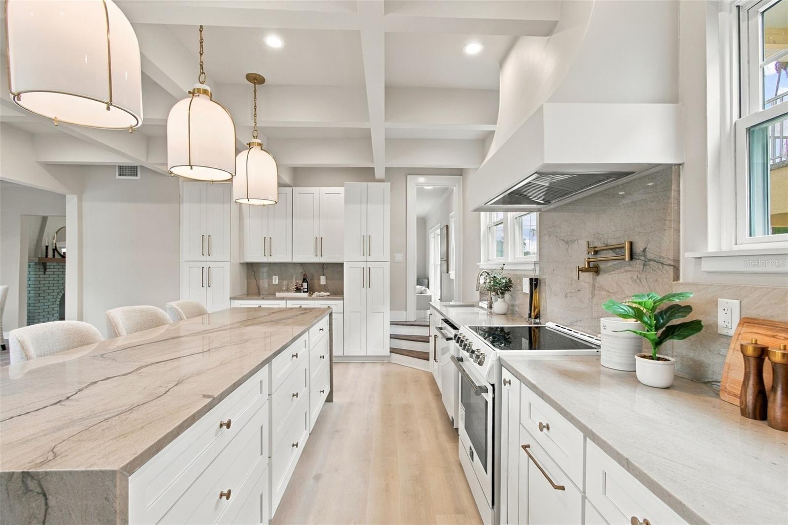 5426 VENETIAN BLVD NE — photo 35