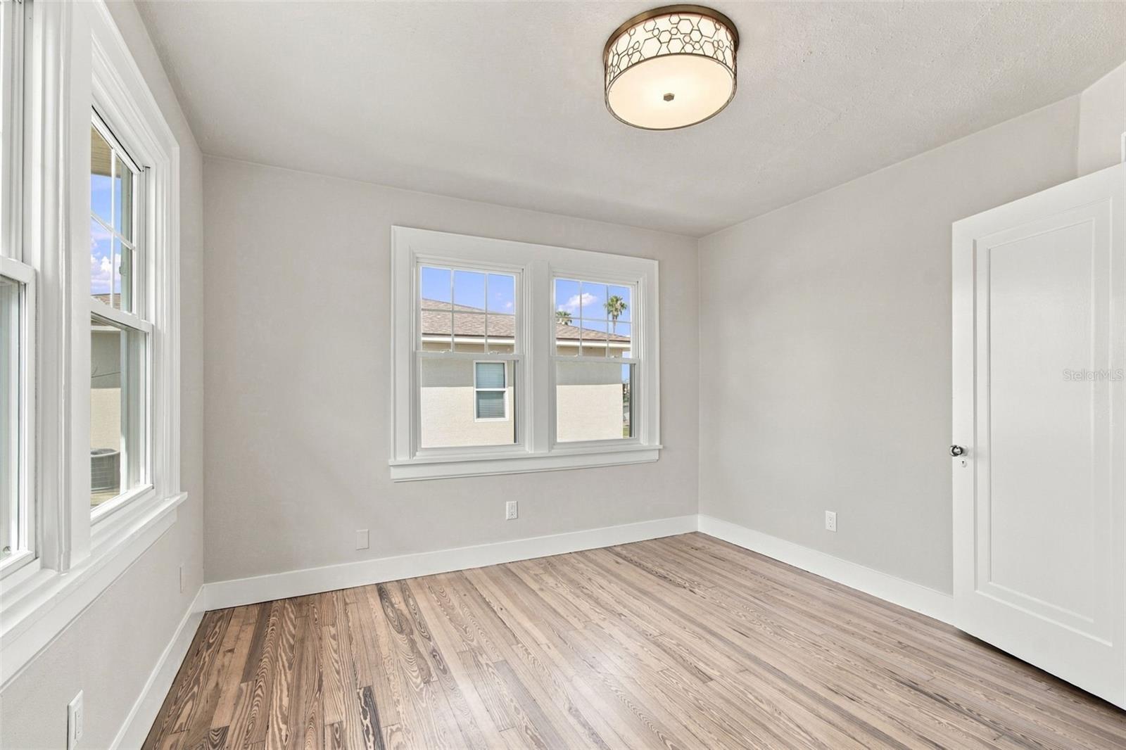 5426 VENETIAN BLVD NE — photo 65