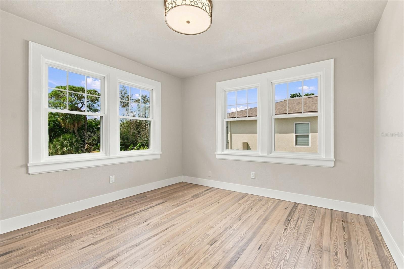 5426 VENETIAN BLVD NE — photo 63