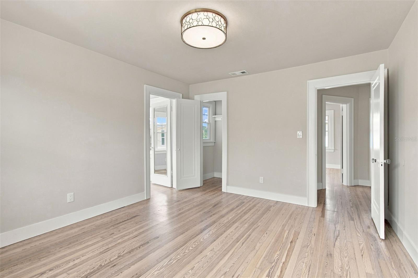 5426 VENETIAN BLVD NE — photo 72