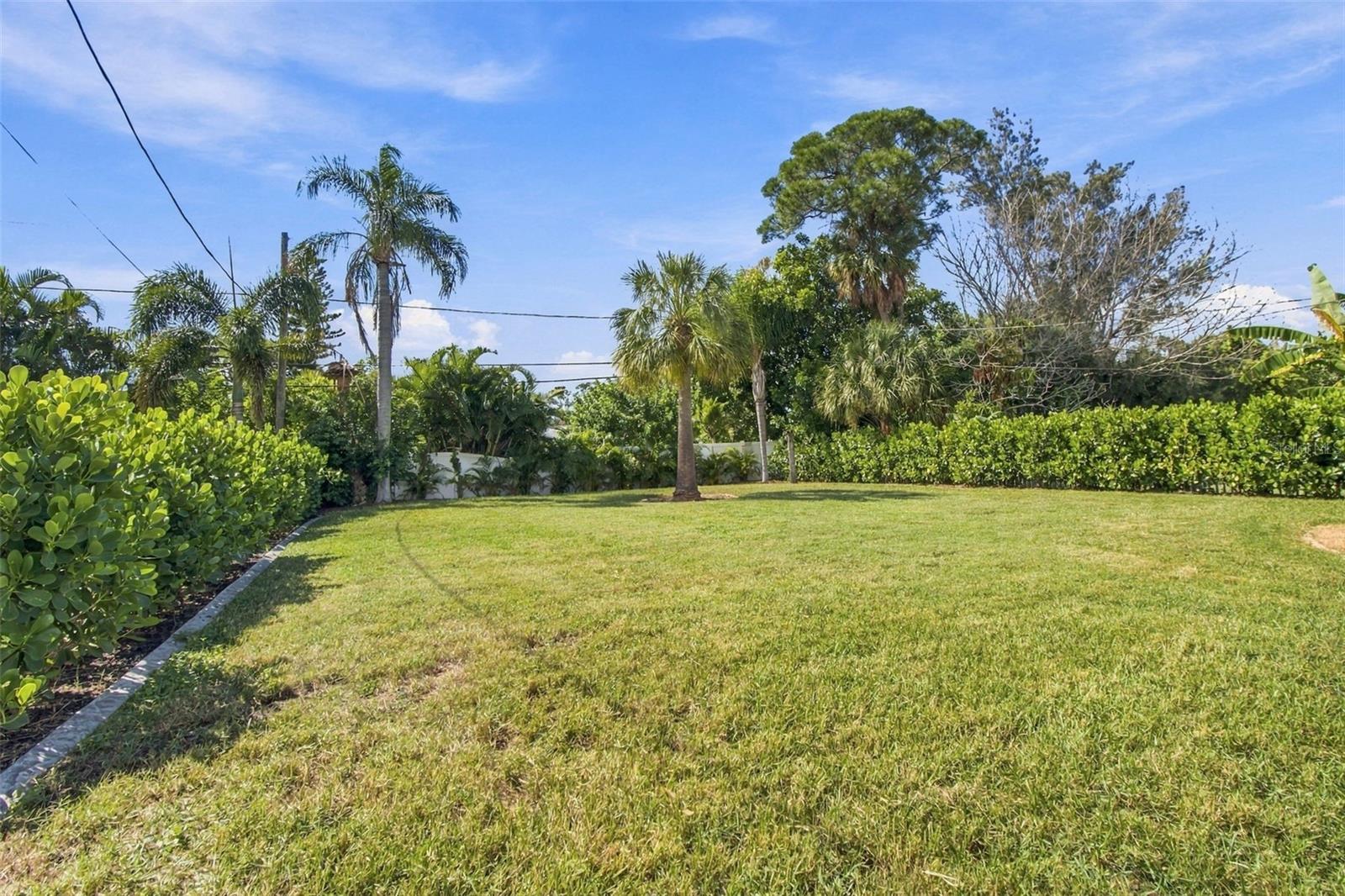 5426 VENETIAN BLVD NE — photo 84
