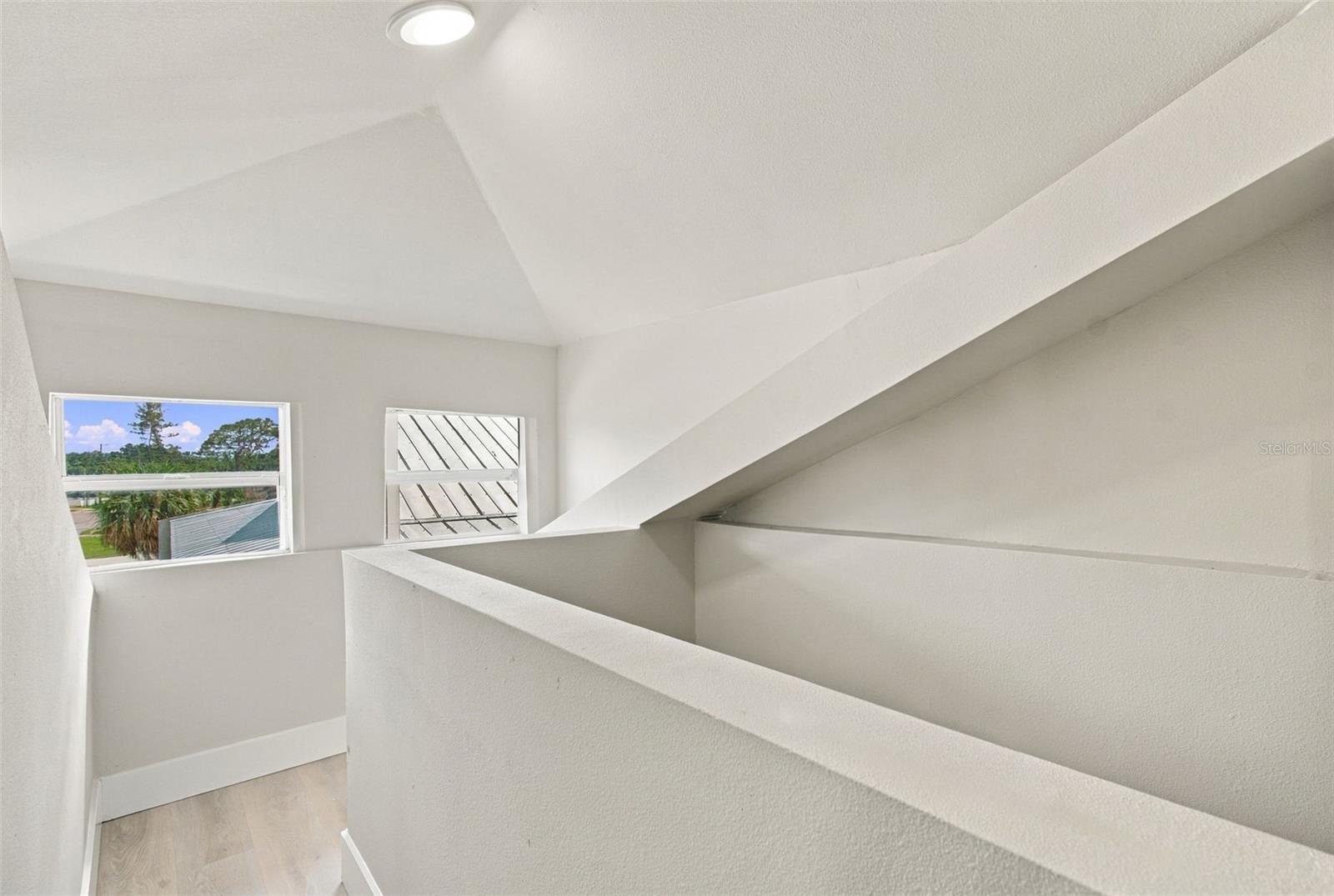 5426 VENETIAN BLVD NE — photo 62
