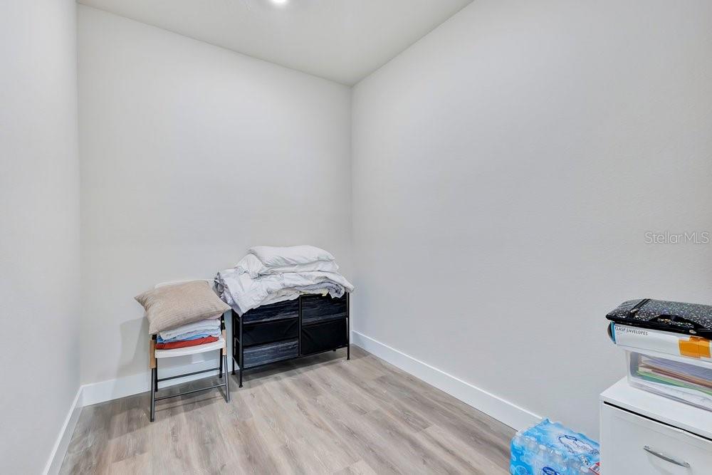 2203 W LOWRY AVE — photo 13