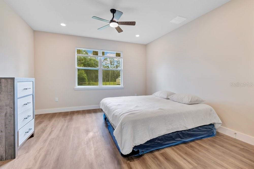 2203 W LOWRY AVE — photo 12