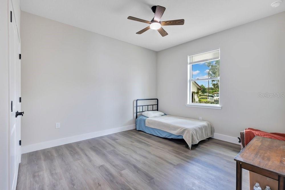2203 W LOWRY AVE — photo 14