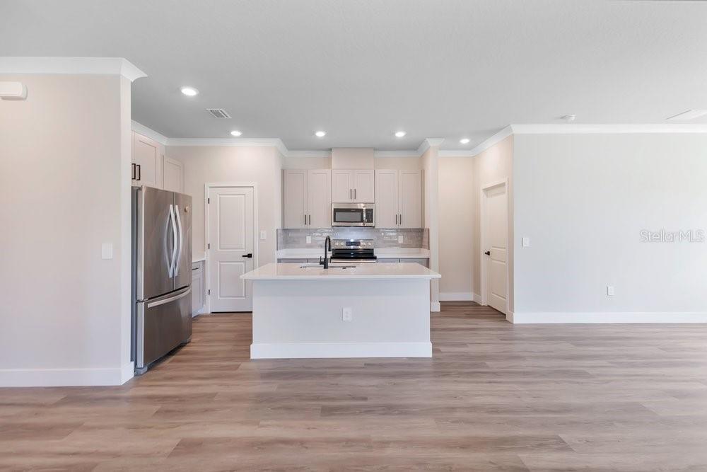 2203 W LOWRY AVE — photo 3