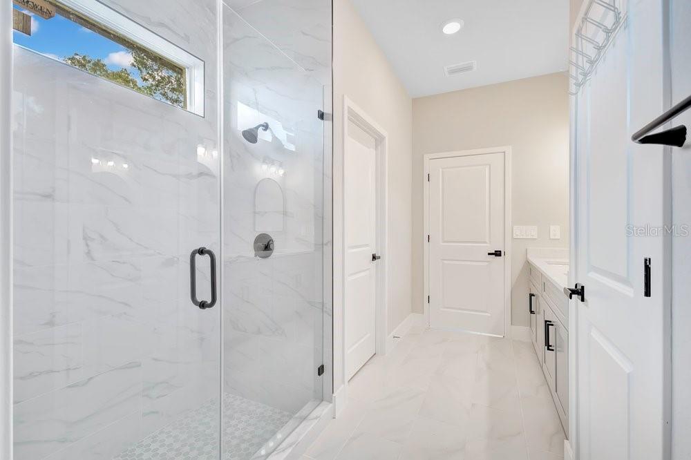 2203 W LOWRY AVE — photo 11