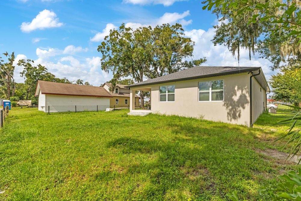 2203 W LOWRY AVE — photo 19