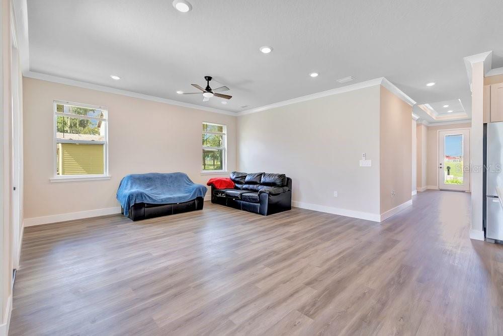 2203 W LOWRY AVE — photo 5