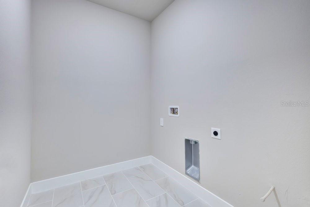 2203 W LOWRY AVE — photo 18