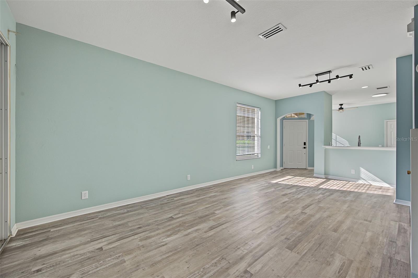 2555 NEWBERN DR — photo 12