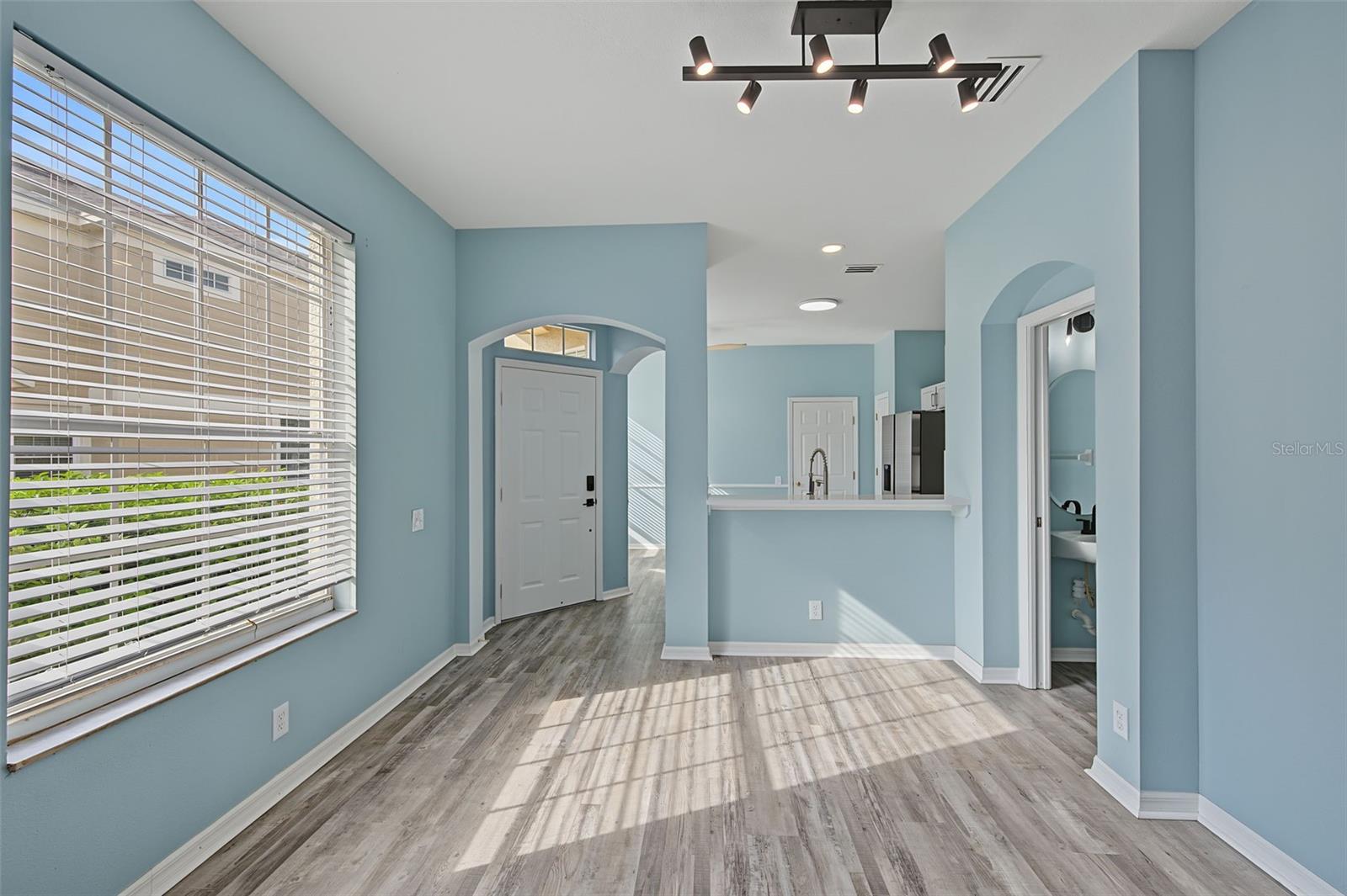 2555 NEWBERN DR — photo 11
