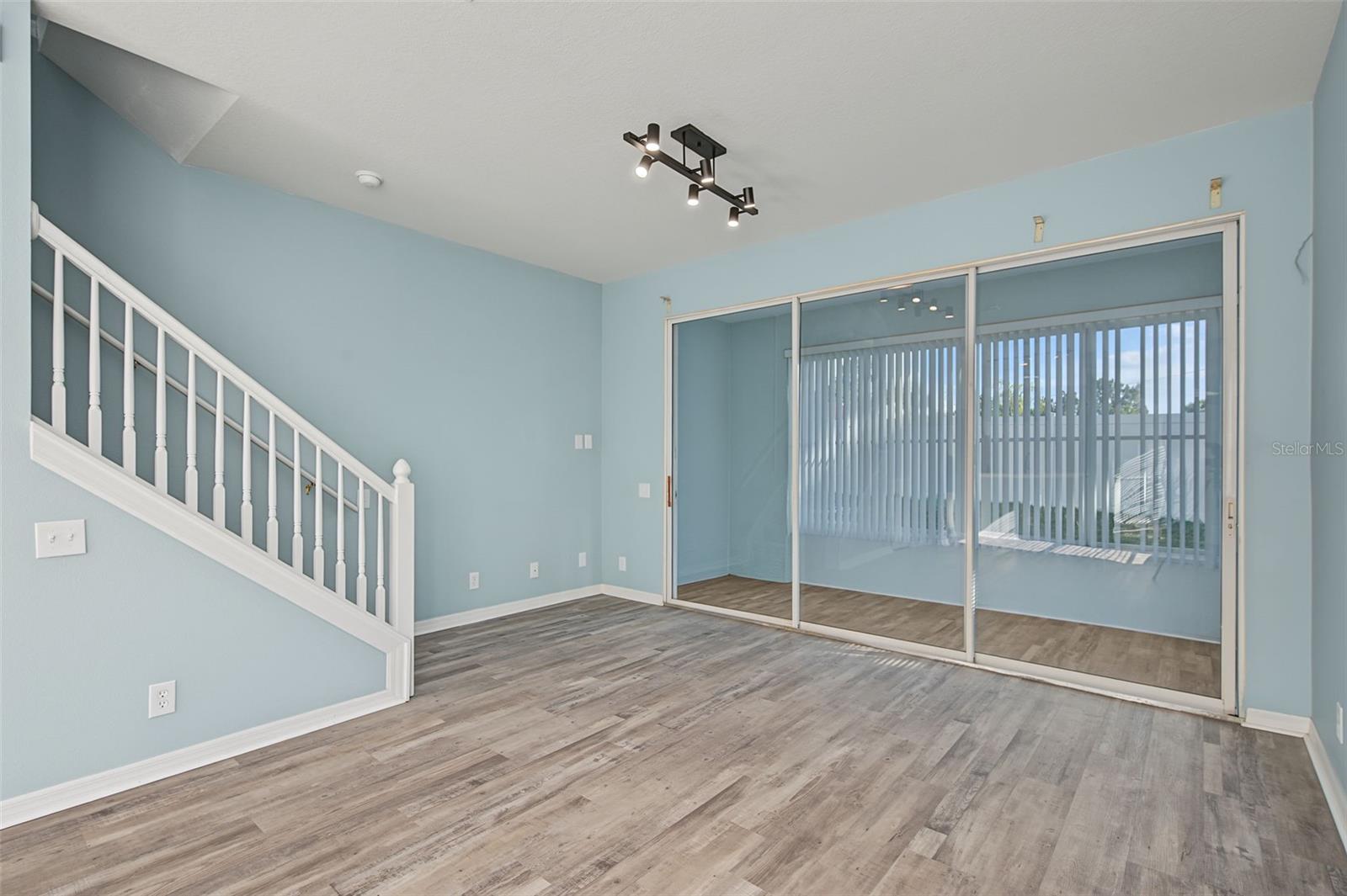 2555 NEWBERN DR — photo 16