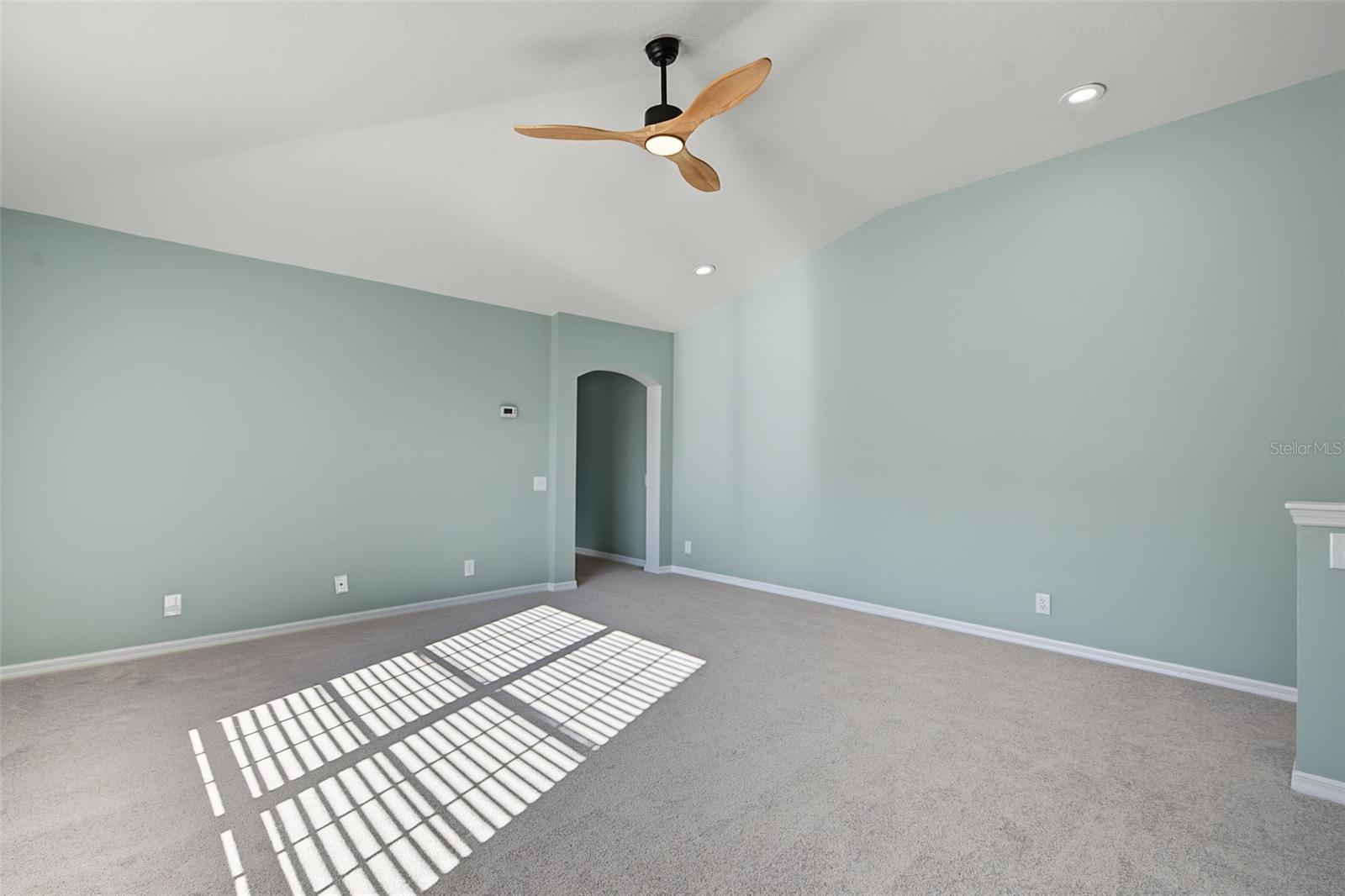2555 NEWBERN DR — photo 25