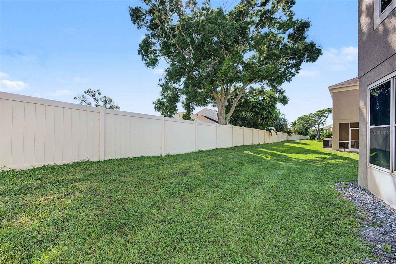 2555 NEWBERN DR — photo 41