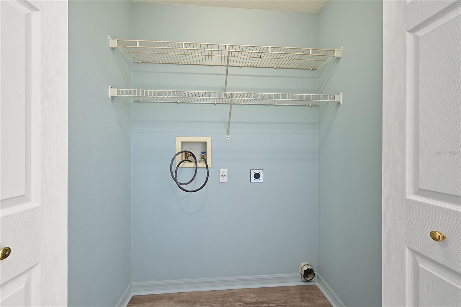 2555 NEWBERN DR — photo 38