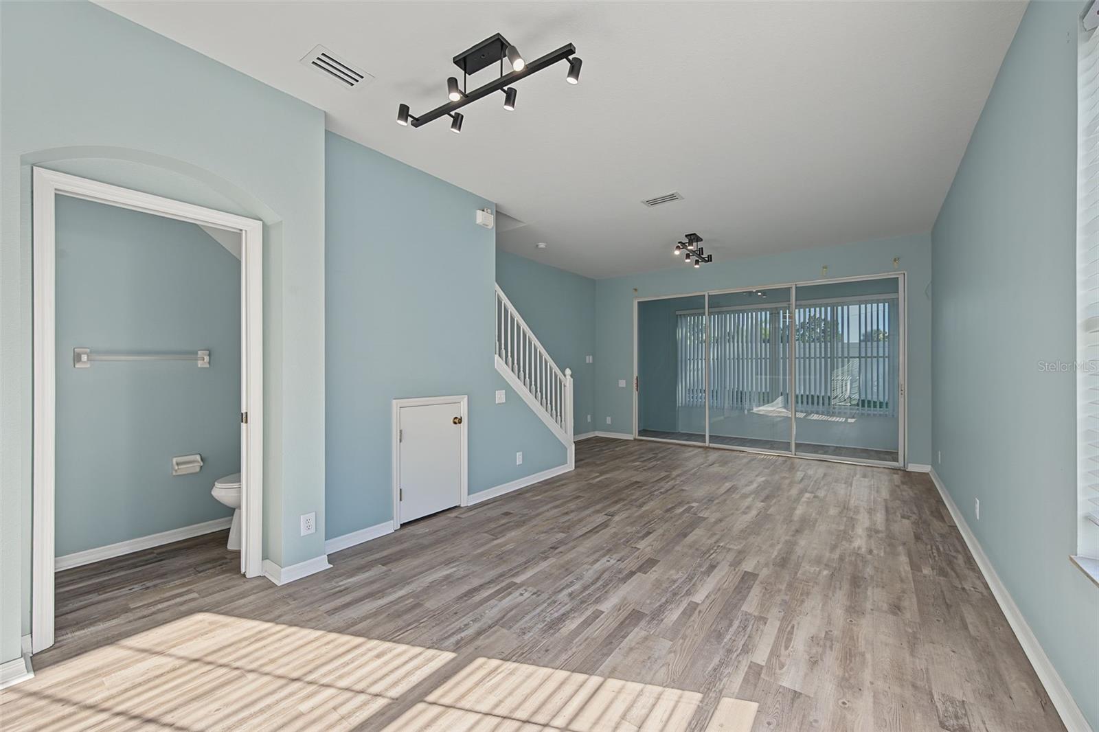 2555 NEWBERN DR — photo 14