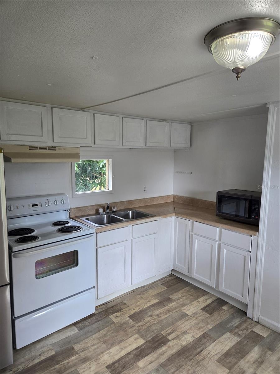 12515 FOUR OAKS RD — photo 12