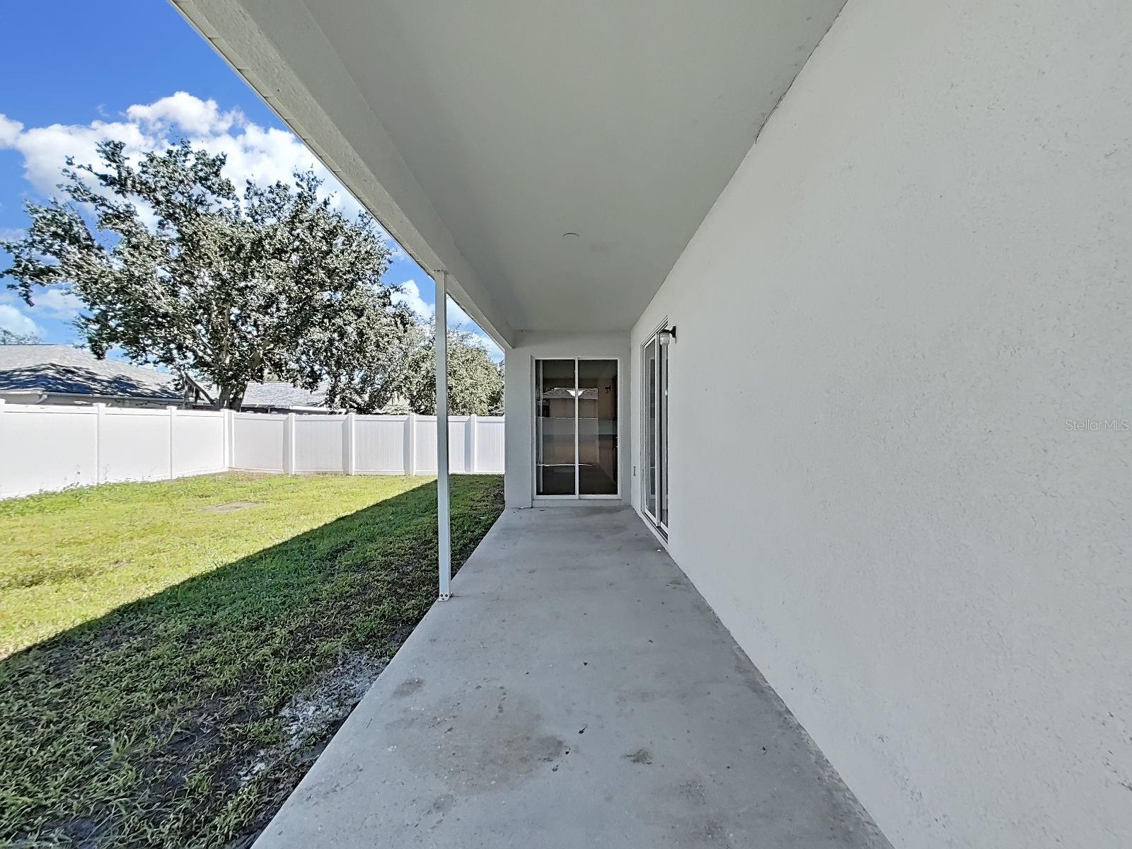 8427 CARRIAGE POINTE DR — photo 43