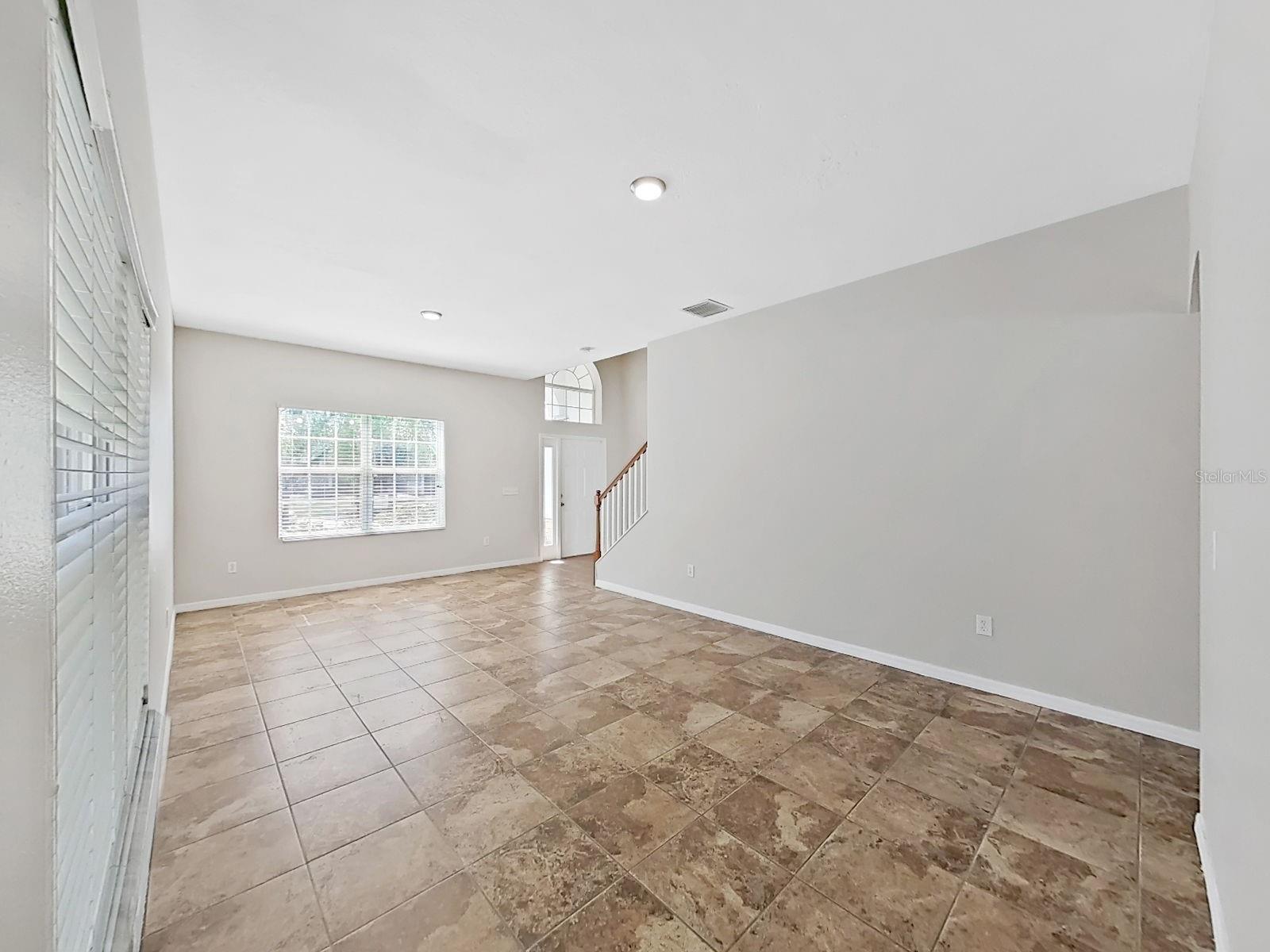 8427 CARRIAGE POINTE DR — photo 8