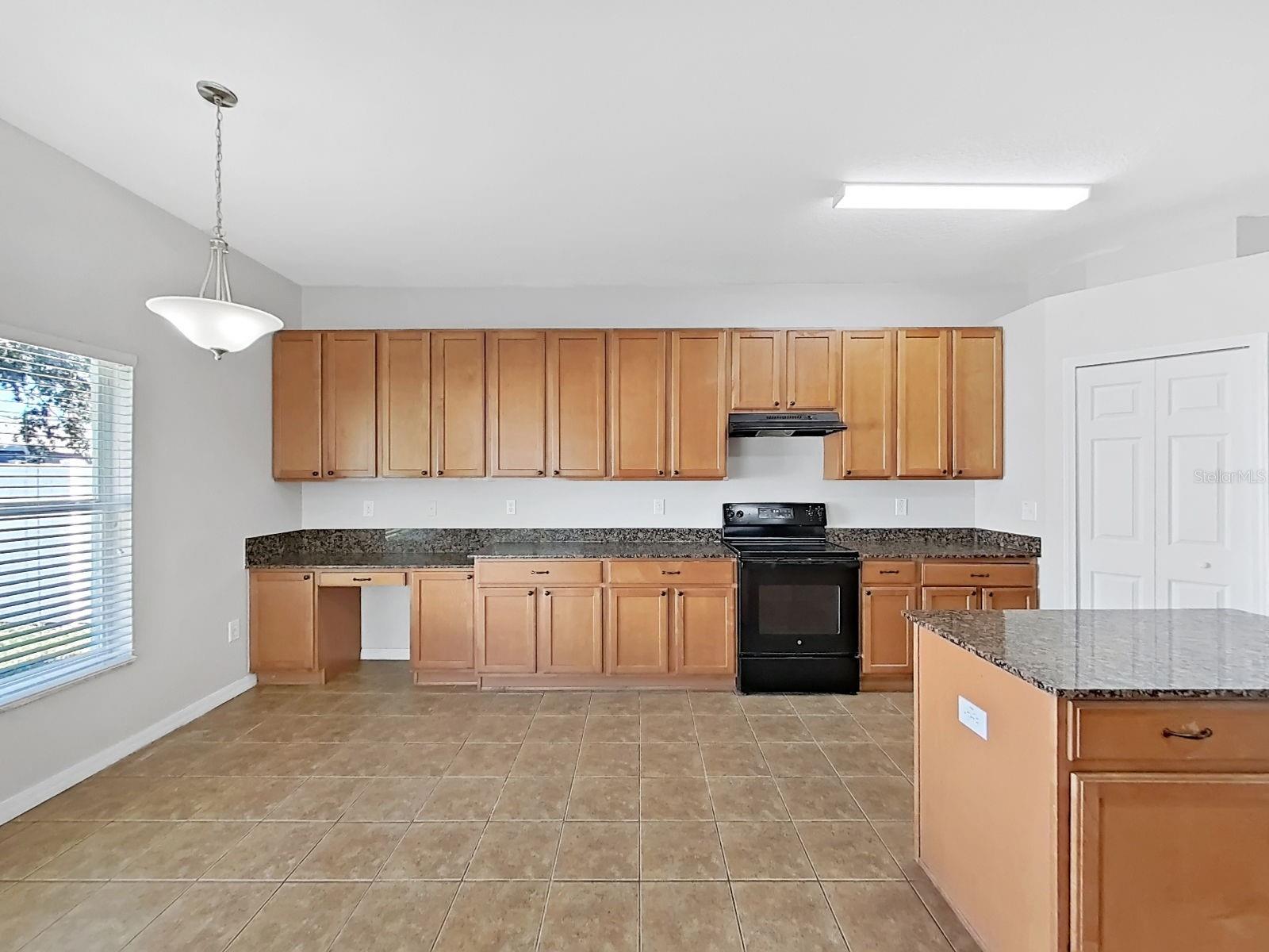 8427 CARRIAGE POINTE DR — photo 13