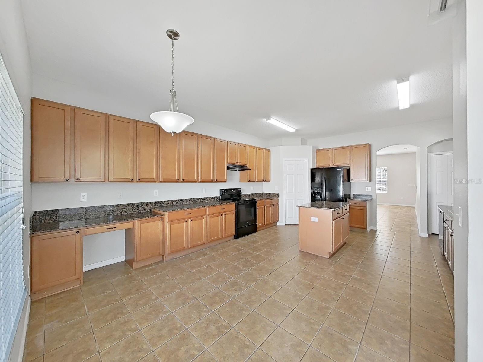 8427 CARRIAGE POINTE DR — photo 16