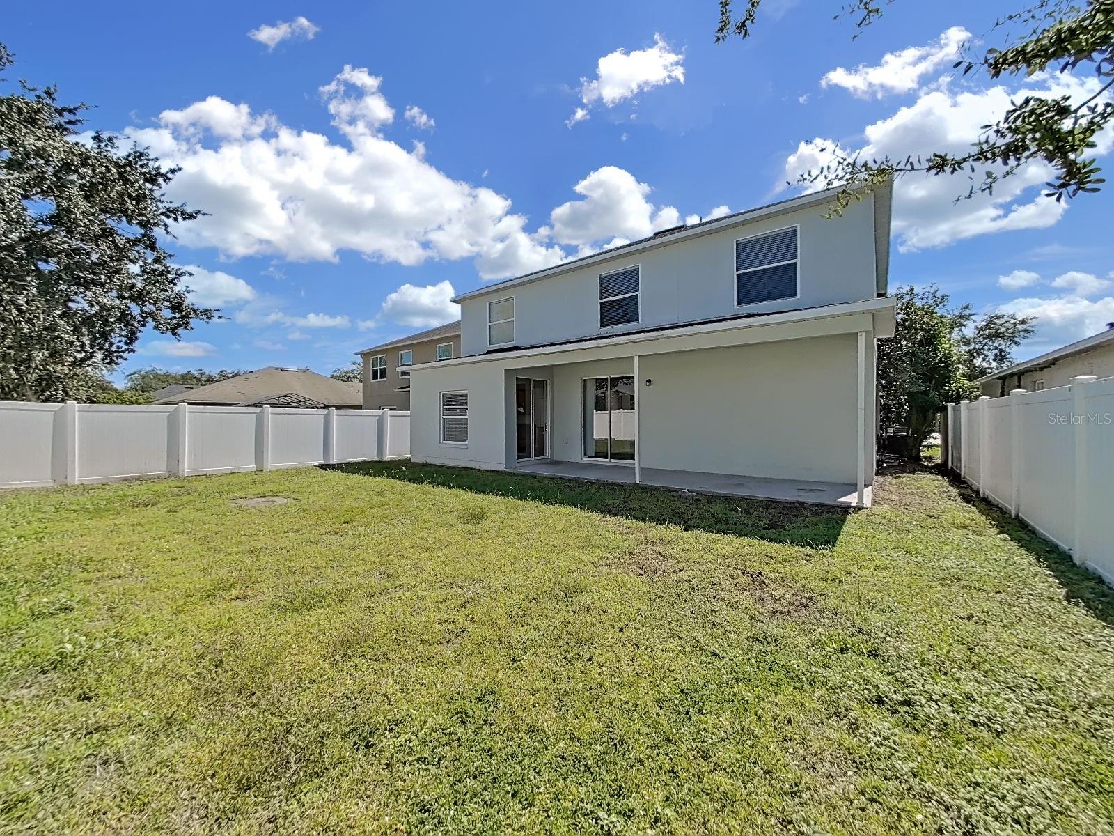 8427 CARRIAGE POINTE DR — photo 45