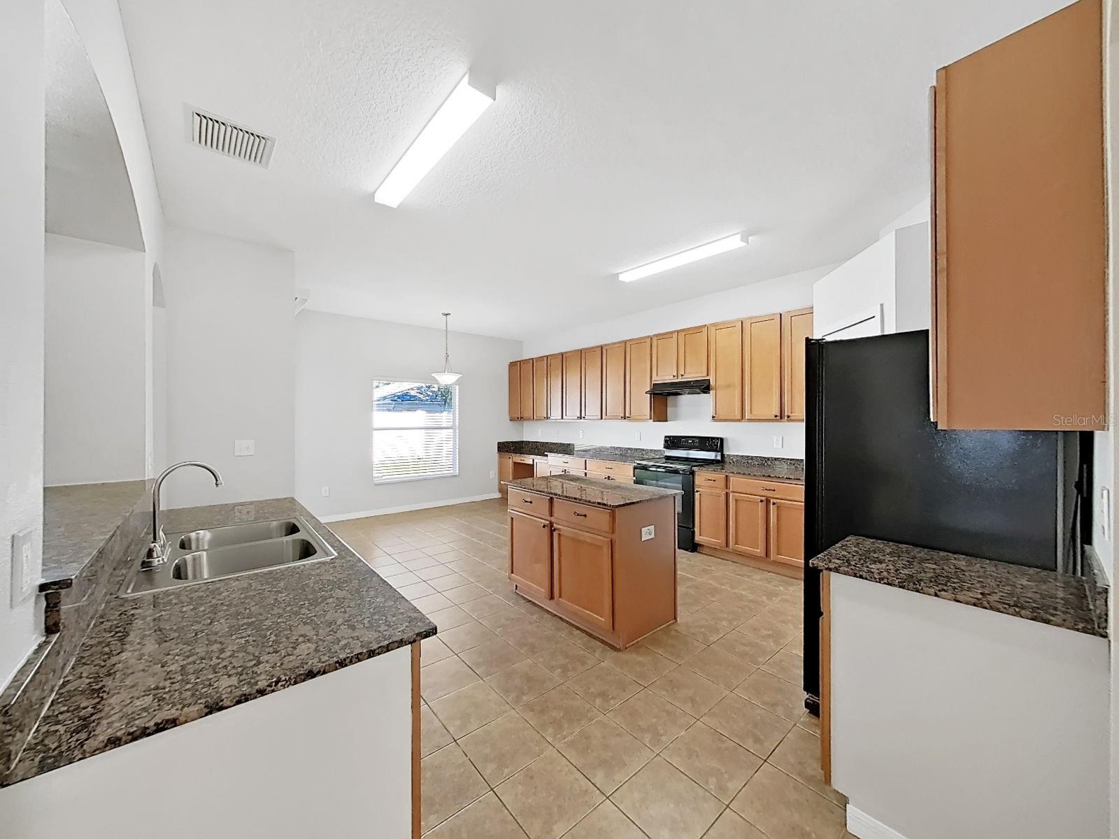 8427 CARRIAGE POINTE DR — photo 10