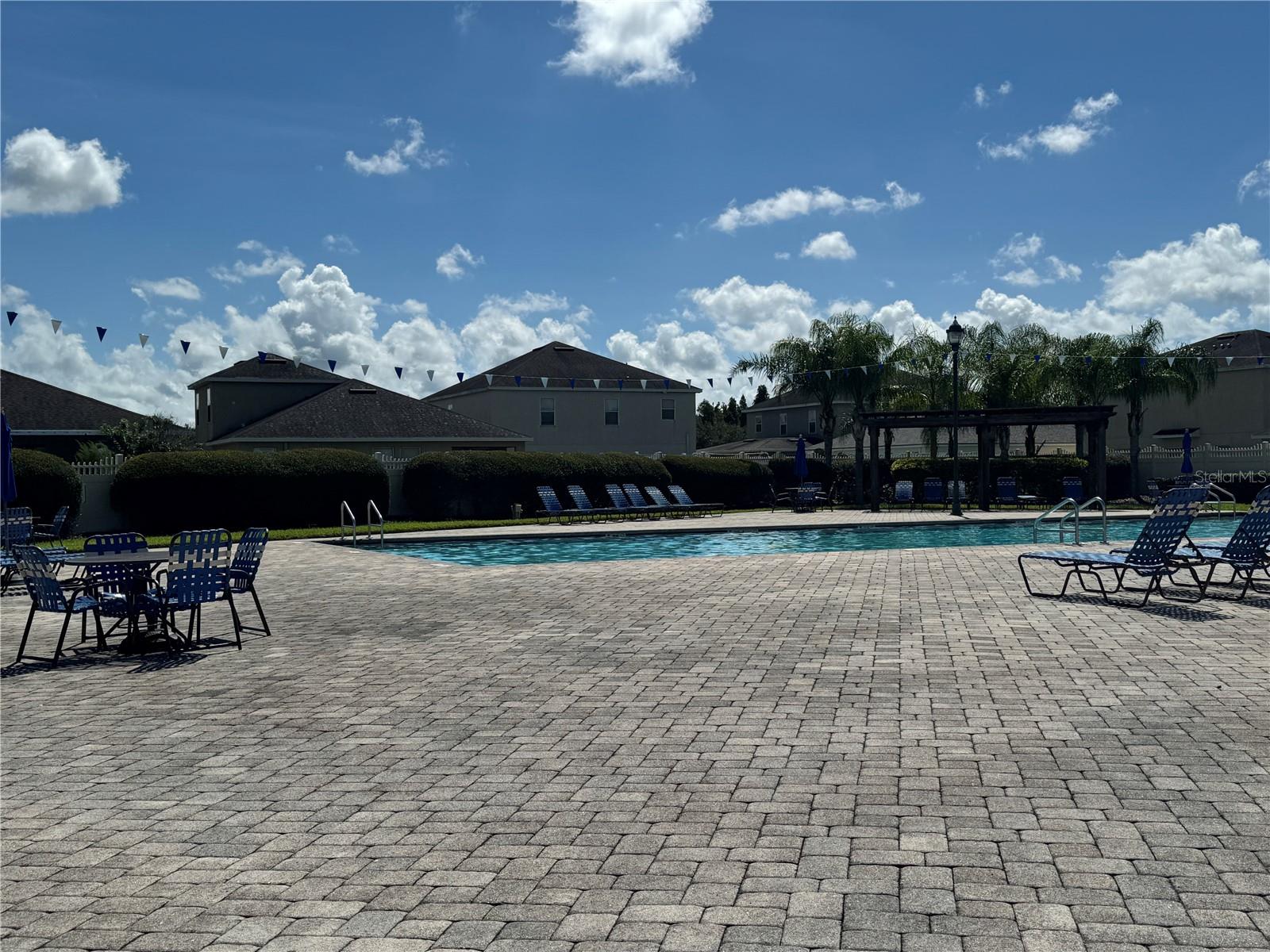 8427 CARRIAGE POINTE DR — photo 55