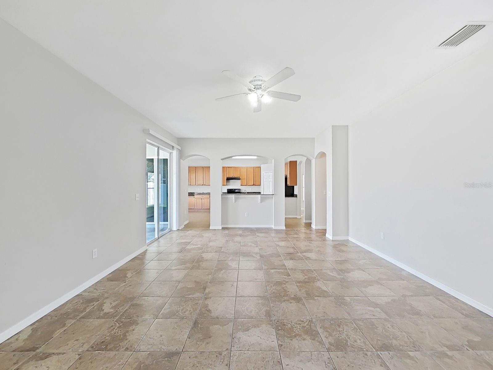 8427 CARRIAGE POINTE DR — photo 20