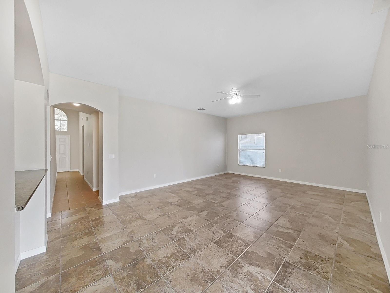 8427 CARRIAGE POINTE DR — photo 18