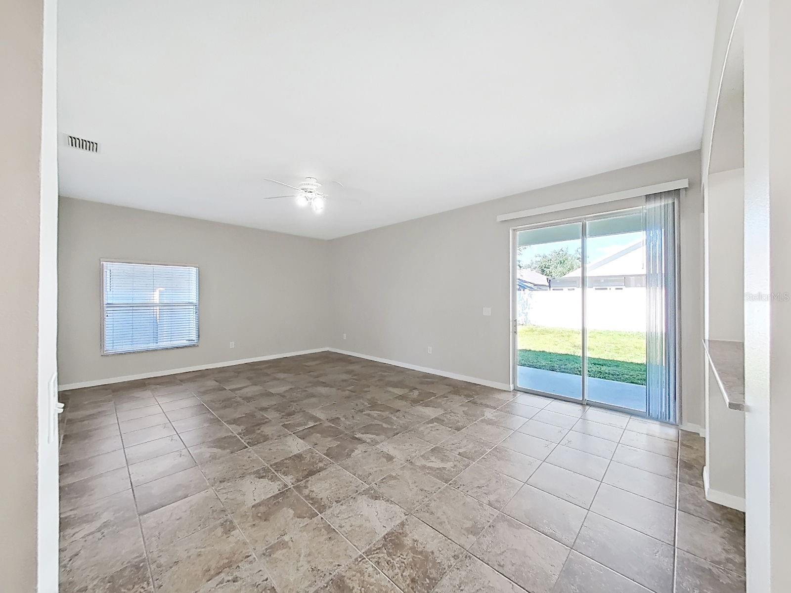 8427 CARRIAGE POINTE DR — photo 19