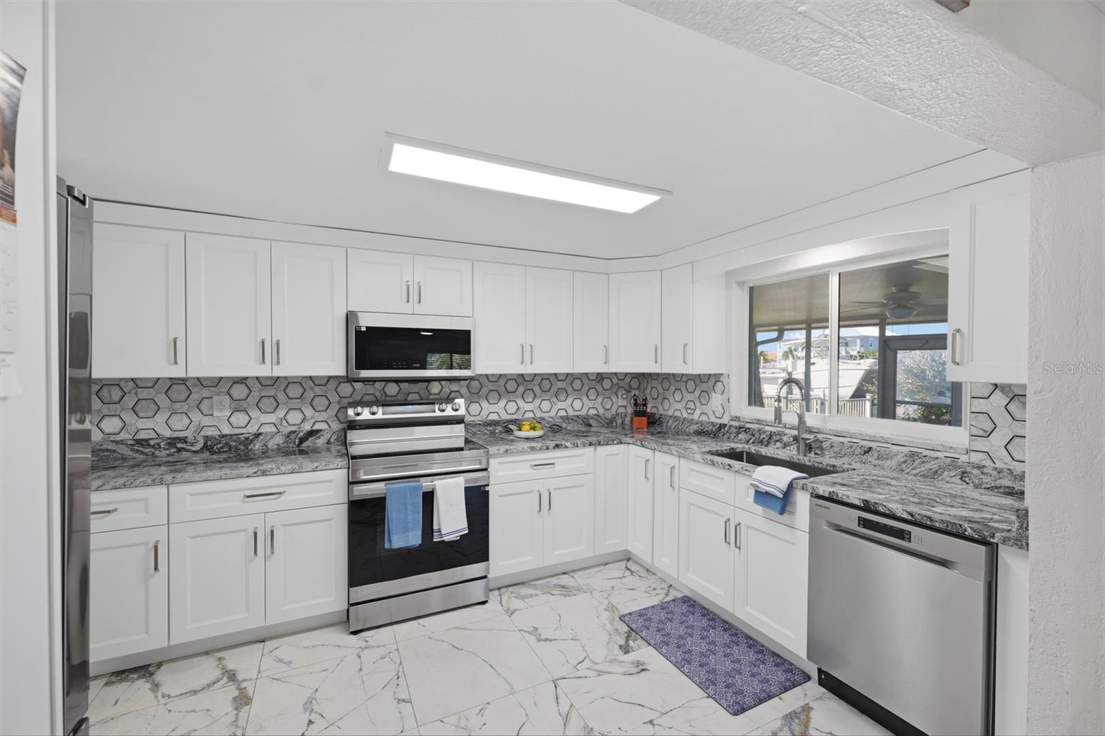 5513 BOWLINE BND — photo 13
