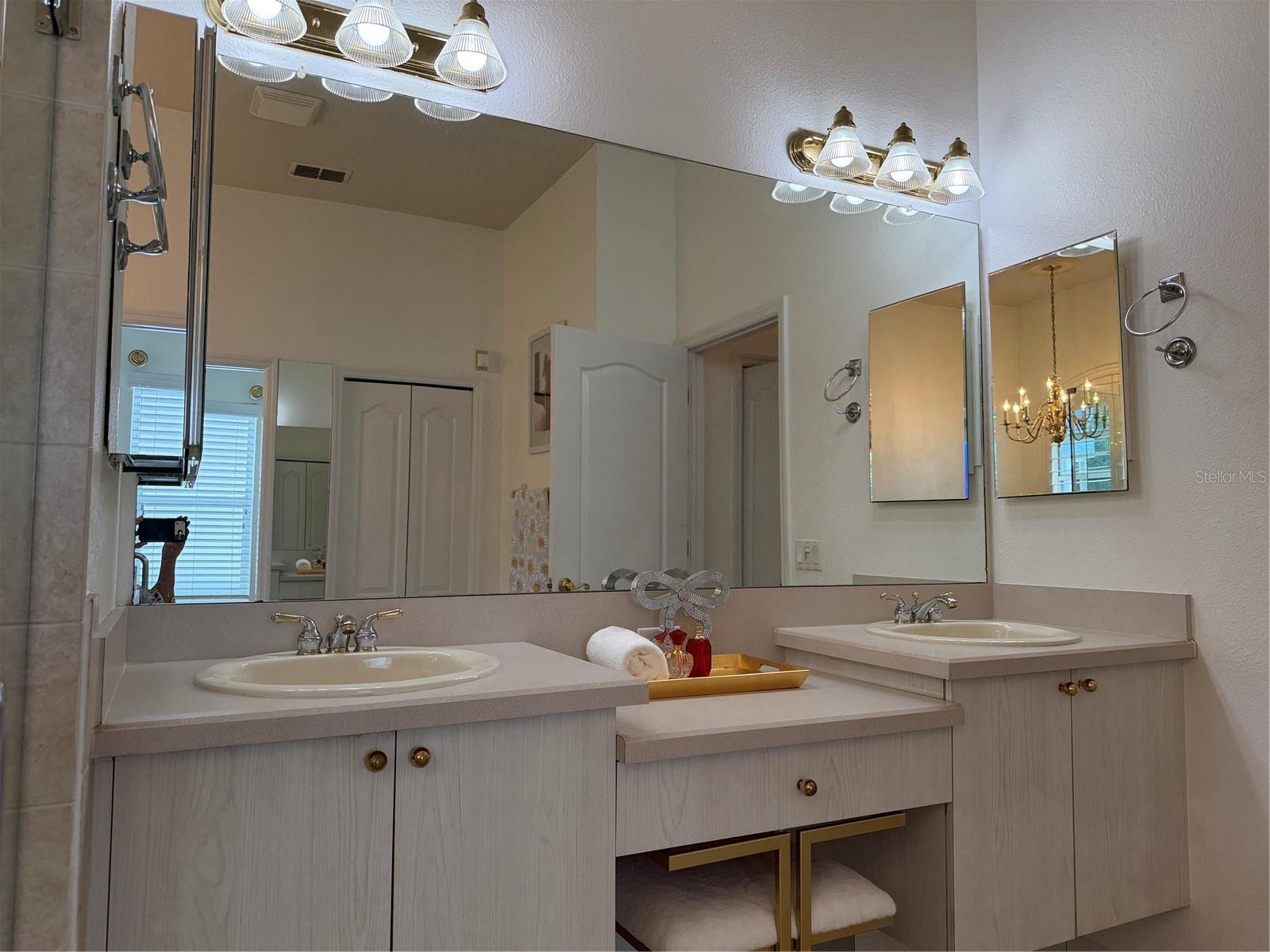 2311 OASIS DR — photo 33