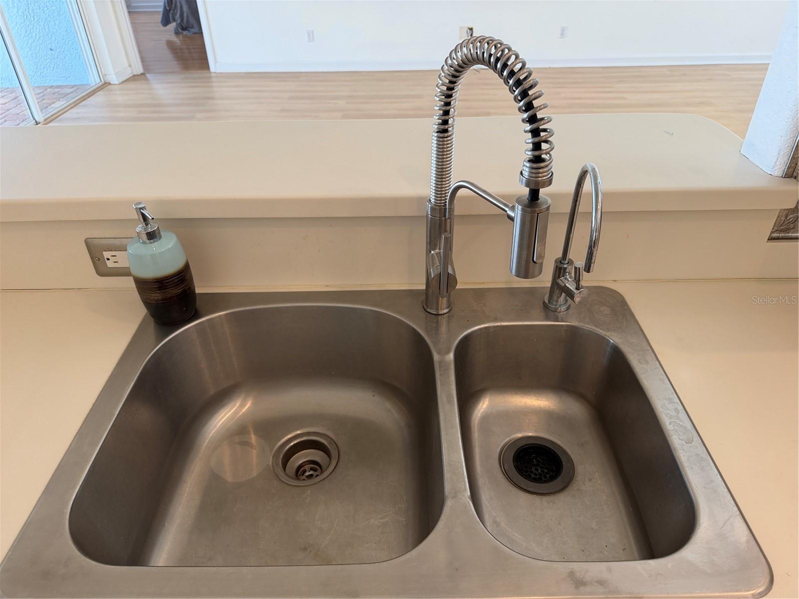 2311 OASIS DR — photo 12
