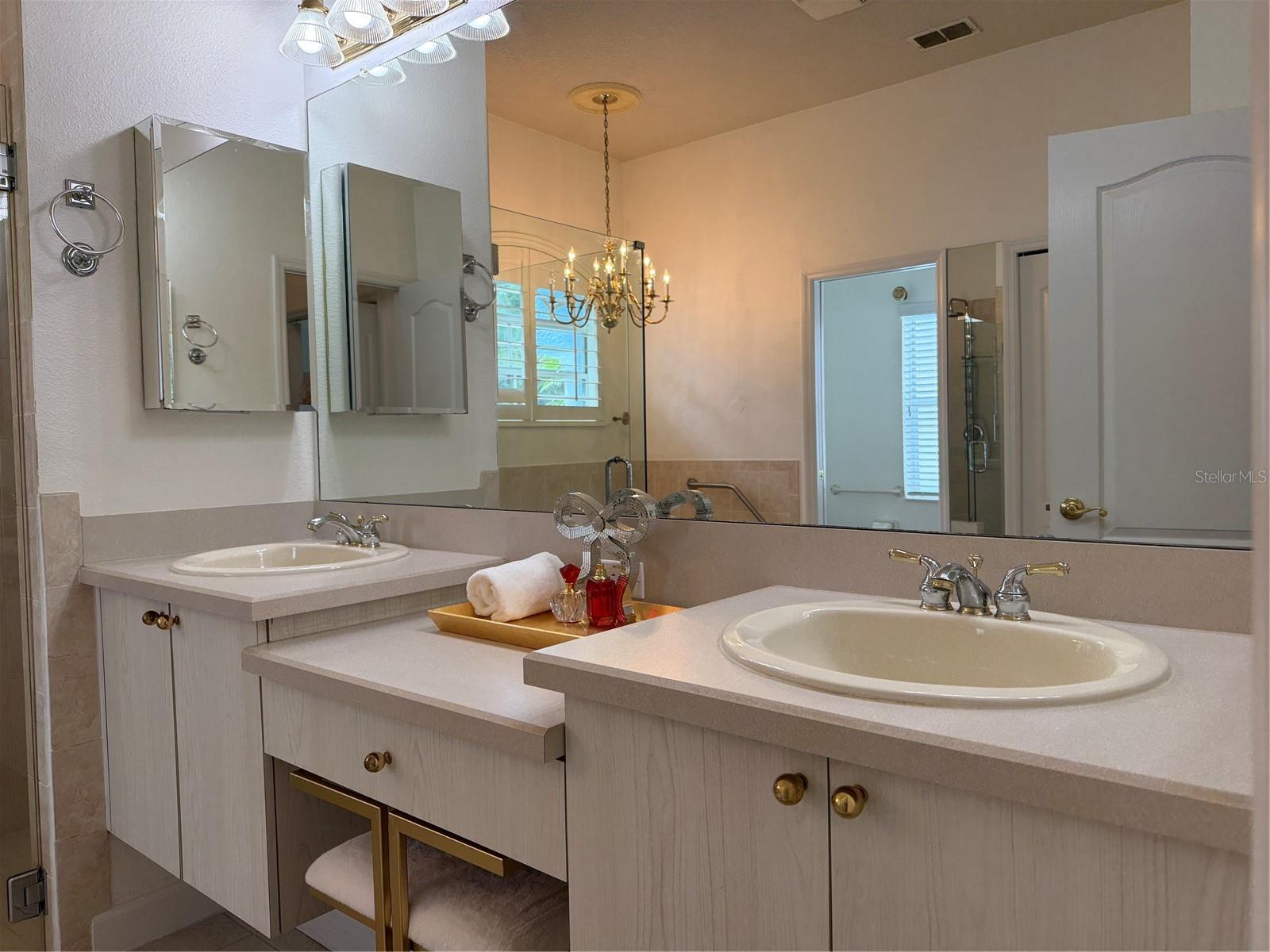 2311 OASIS DR — photo 36