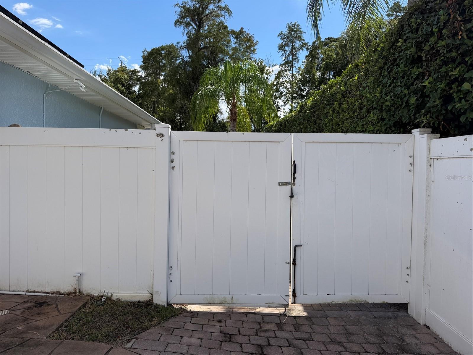 2311 OASIS DR — photo 73