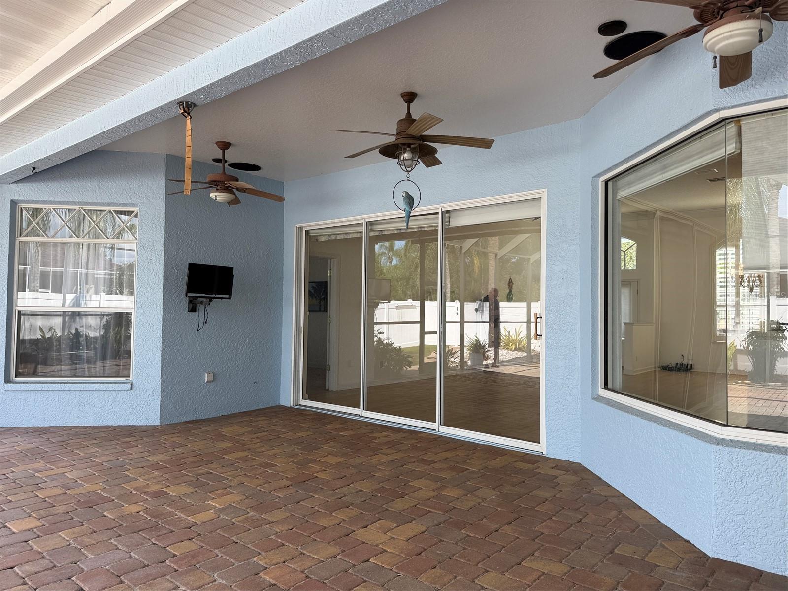 2311 OASIS DR — photo 4