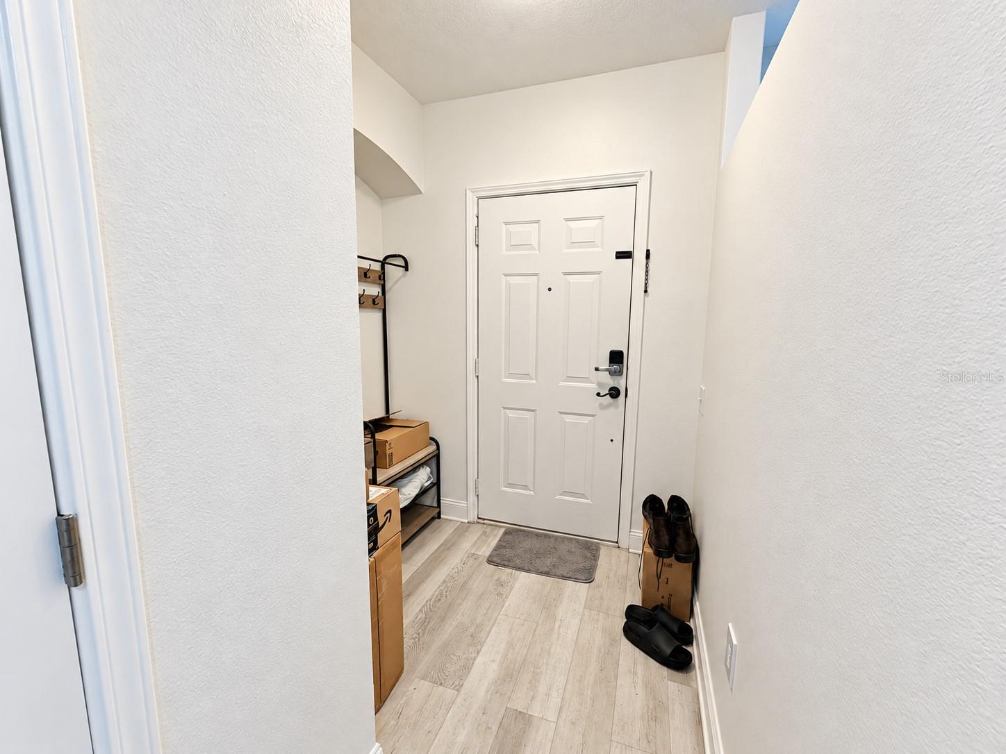 2334 LAKE WOODBERRY CIR — photo 4